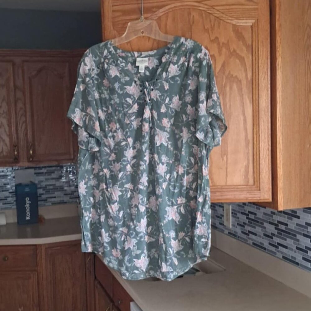 ST JOHNS BAY WOMENS TOP SIZE  2X